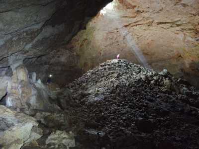 �...senza contare il bisogno di analizzare cosa c'� sotto la montagnola detritica: ci vorrebbero settimane e sarebbe necessario l'utilizzo di un escavatore meccanico�
